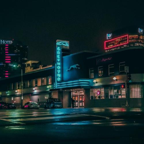 DonVayei - Speed of Light
